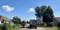 В Людиново прокладывают новый тротуар - Комсомольская Правда