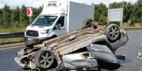 На 77 км Каширского шоссе в результате ДТП опрокинулся легковой автомобиль - Stupino.Info