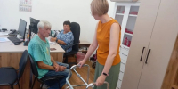 Когда нужна опора: как работают специалисты пункта проката технических средств реабилитации в Заринске - Минсоцзащиты Алтайского края