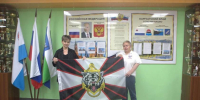 Флаг батальона «Арктический» с подписью Героя России передали в Мильковскую школу - Полуостров Камчатка