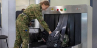 Почти 8,5 тысячи сигарет и 148 кг насвая изъяли у пассажиров в новосибирском аэропорту - Сиб.фм