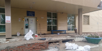 В поликлинике №2 Нижневартовска ремонтируют входную группу для маломобильных пациентов - Местное время