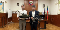 Глава Табасаранского района встретился с офицером-земляком из села Акка - Дагестанская правда