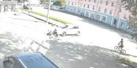В Иркутске сбили двух детей, катавшихся на электросамокате - ИА Байкал-Daily