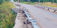 В Кирово-Чепецке водитель грузовика снес ограждение путепровода через Елховку - ГТРК Вятка
