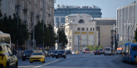 Движение в сторону центра Москвы затруднено после ДТП с участием мотоцикла - Вечерняя Москва