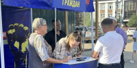 Депутат Законодательного Собрания Иркутской области Андрей Духовников провёл приём жителей на улице Октябрьской Революции - ЛДПР