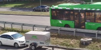 Автоприцеп на парковке в Курске повредил чужой автомобиль из-за ветра - Курская правда
