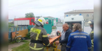 В Красноярском крае спасатели помогли упавшей в погреб пожилой женщине - Комсомольская Правда