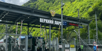 Рекордный пассажиропоток в Верхнем Ларсе: за сутки пункт пропуска пересекло более 20 тыс. пассажиров - Северо-Кавказское таможенное управление