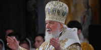 Патриарх Кирилл провёл молебен у саркофага Дмитрия Донского в Кремле - Комсомольская Правда
