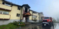 Пенсионерка погибла в Тынде после мощного пожара в многоквартирном доме - РТВ-Подмосковье