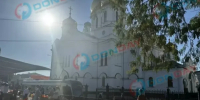 Десятки ростовчан собрались возле собора на утреннюю службу в Яблочный Спас - DonDay.Ru