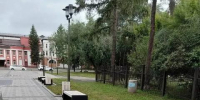 На общественных территориях в Иркутске установили новые скамейки и урны - Baikal24.Ru