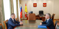 Юрий Матузов и Евгений Ревенко обсудили возможность предоставления соцвыплат воронежцам без заявлений - Единая Россия