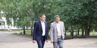 В Ленинском районе состоялось выездное совещание, посвящённое ходу реализации проекта по ремонту стадиона МБОУ «СОШ № 126» - Администрация г. Барнаул