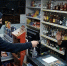 В поселке Щеглово неизвестный угрожал продавцу ножом и требовал алкоголь и сигареты - Online47.Ru