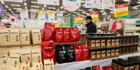 Кофе и конфеты: кировчанка пыталась незаметно вынести продукты из магазина - Комсомольская Правда