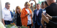 Марат Зяббаров вместе с Оксаной Лут ознакомились с экспозицией форума «Русское поле – 2026» - Минсельхоз