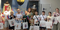 Для юных новороссийцев в Доме дружбы провели мастер-класс, посвященный Дню Государственного флага Российской Федерации - Город-герой Новороcсийск