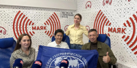 В студии радиостанции "Маяк". Фото предоставлено участниками эфира - Башкирское отделение РГО