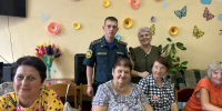 В Новозыбкове сотрудники МЧС России провели занятие по безопасности для посетителей центра соцобслуживания - МЧС