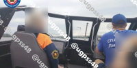 На середине реки заметили девушку: её доставили на берег спасатели - Gorod48.ru