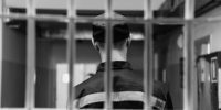 «Несколько раз поднимал и бросал на пол»: мужчина сломал бывшей сожительнице обе руки и ноги - ИА Версия-Саратов