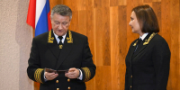Первый заместитель Председателя Верховного Суда Российской Федерации В.А. Давыдов представил Г.В. Строганову коллективу суда - Управление Судебного департамента