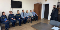 Священнослужитель провел беседу с сотрудниками уголовно-исполнительной инспекции о вреде сквернословия - Kolyma.Ru