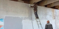 В Великих Луках ликвидируют несанкционированные надписи - Газета Великолукская правда