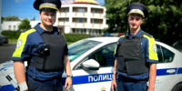автоинспекторы у машины - Петрозаводск говорит