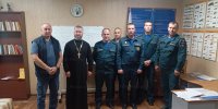 Традиции и безопасность: настоятель храма посетил пожарную часть - МЧС