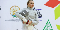 Анна Смирнова перед выходом на дорожку. Фото: Федерация фехтования России - Газета Алтайский спорт