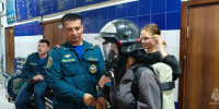 Экскурсию в пожарную часть организовал для детей и подростков молодежный совет Главного управления - МЧС России