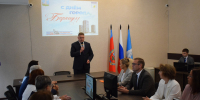 В Индустриальном районе Барнаула торжественно открыли обновлённую Доску Почета - Администрация г. Барнаул