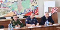 Алексей Дубинчин и Виталий Дроздов встретились с волонтёрами организации «По зову сердца». - Город Тейково