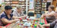 Для пожилых людей в библиотеке станицы Кубанской провели мастер-класс «Яблочная фантазия» - Газета Апшеронский рабочий