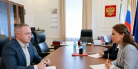 Это очень смешно. Харченко встретилась со спикером Воронцовым, чьим заместителем она была - Tv29.Ru