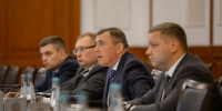 Валерий Лимаренко обсудил с Андреем Никитиным модернизацию порта Корсаков - News.Astv.Ru