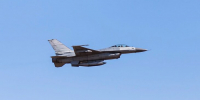 Румынский истребитель F-16 сбил морской дрон у месторождения в Черном море - M24.Ru