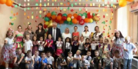 «Соберем ребенка в школу»: Елена Сладкова и Василий Шмарин вручили ранцы юным жителям Оренбургского района - Оренбургский район
