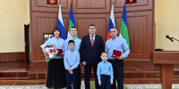 Дмитрий Братыненко вручил государственные награды жителям Республики Коми. - ИА Комиинформ