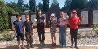 Активисты из Беловской школы привели в порядок памятное место. - Администрация Белгородского района