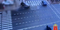 Трое несовершеннолетних пострадали при наезде автомобиля на пешеходов в Петербурге - M24.Ru