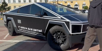 На школьной ярмарке в Улан-Удэ заметили Tesla Cybertruck и робота-собаку - Infpol.Ru