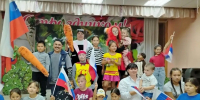 Ко Дню российского флага театр «Читiген» показал сказку «Страж леса» юным жителям села Сартыков - Минкультуры