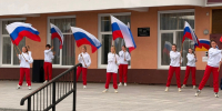 В Магадане прошла патриотическая акция &quotПусть гордо реет триколор&quot Источник - MagadanMedia.Ru