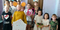 День рождения самого ушастого героя: в Александровке чествовали Чебурашку - Быково-медиа