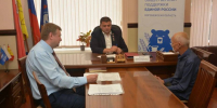 Спикер Воронежской гордумы Андрей Дьяченко в ходе приема граждан помог решить вопросы дорожного хозяйства - РИА Воронеж